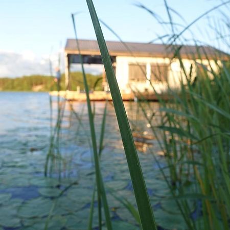 Отель Houseboat "Upes Nams" Varkali Экстерьер фото