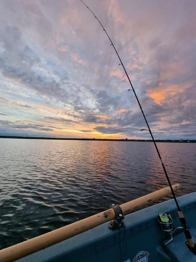 Отель Houseboat "Upes Nams" Varkali Экстерьер фото