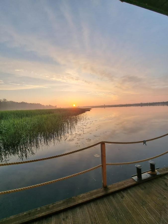 Отель Houseboat "Upes Nams" Varkali Экстерьер фото