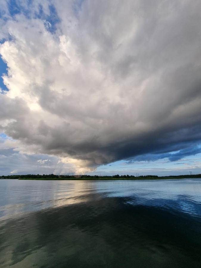 Отель Houseboat "Upes Nams" Varkali Экстерьер фото