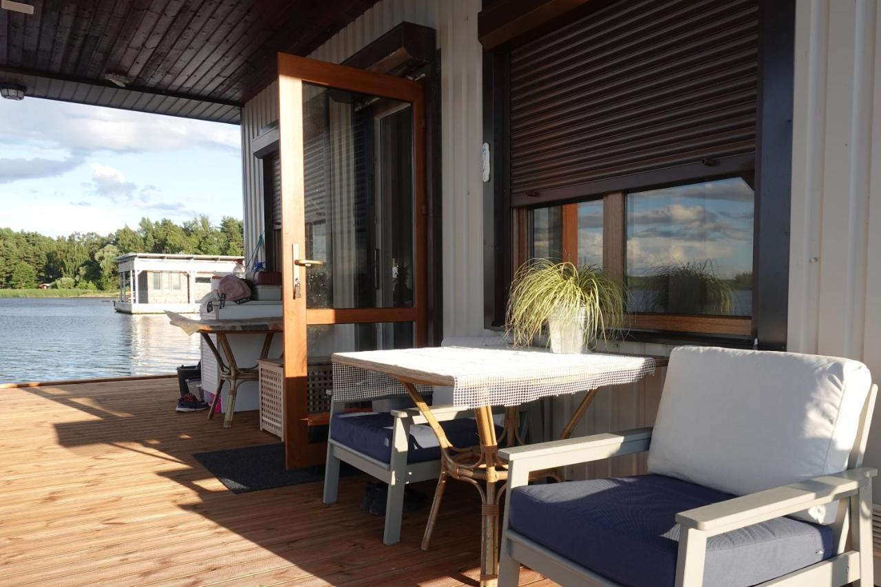 Отель Houseboat "Upes Nams" Varkali Экстерьер фото