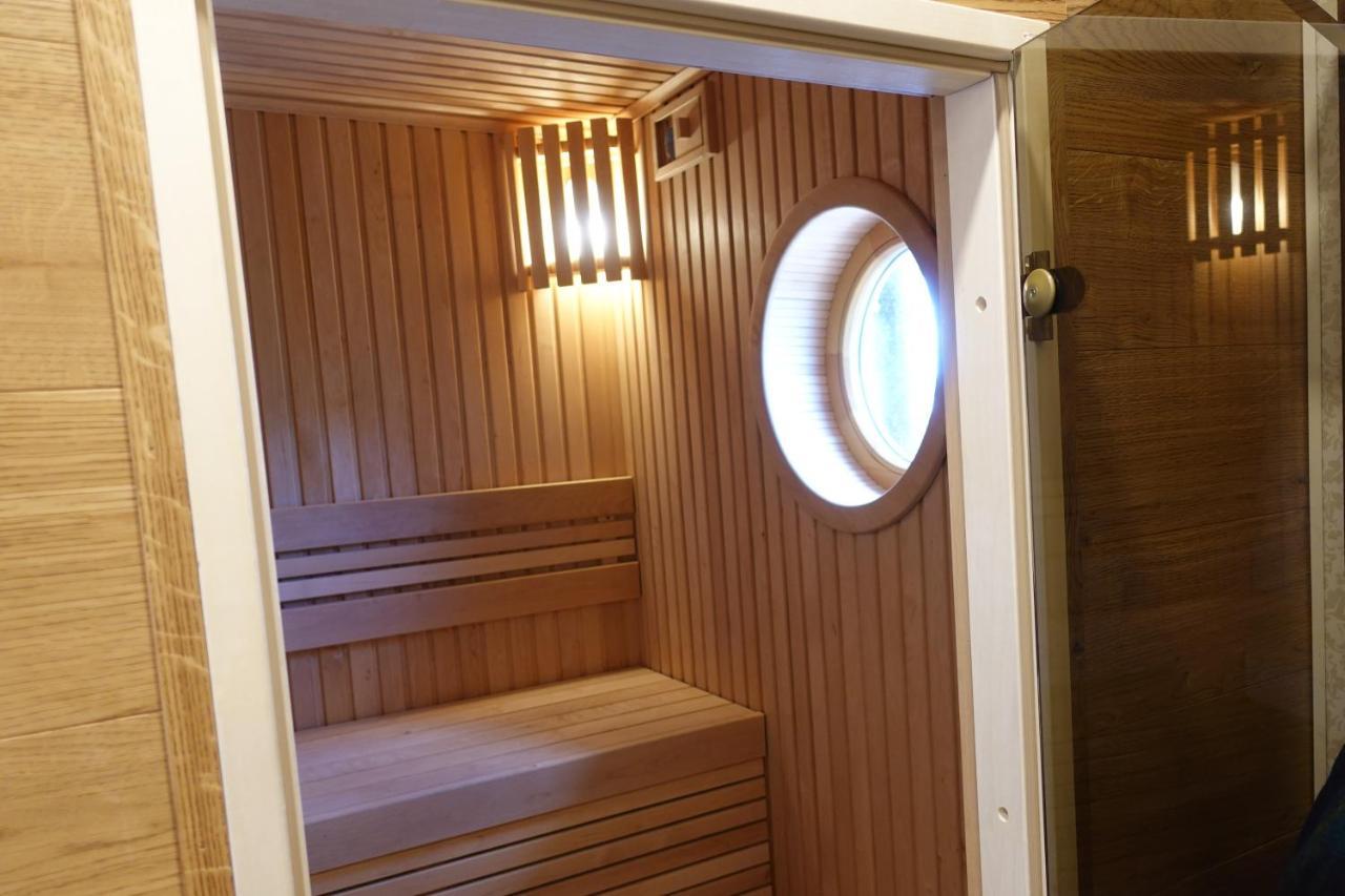 Отель Houseboat "Upes Nams" Varkali Экстерьер фото