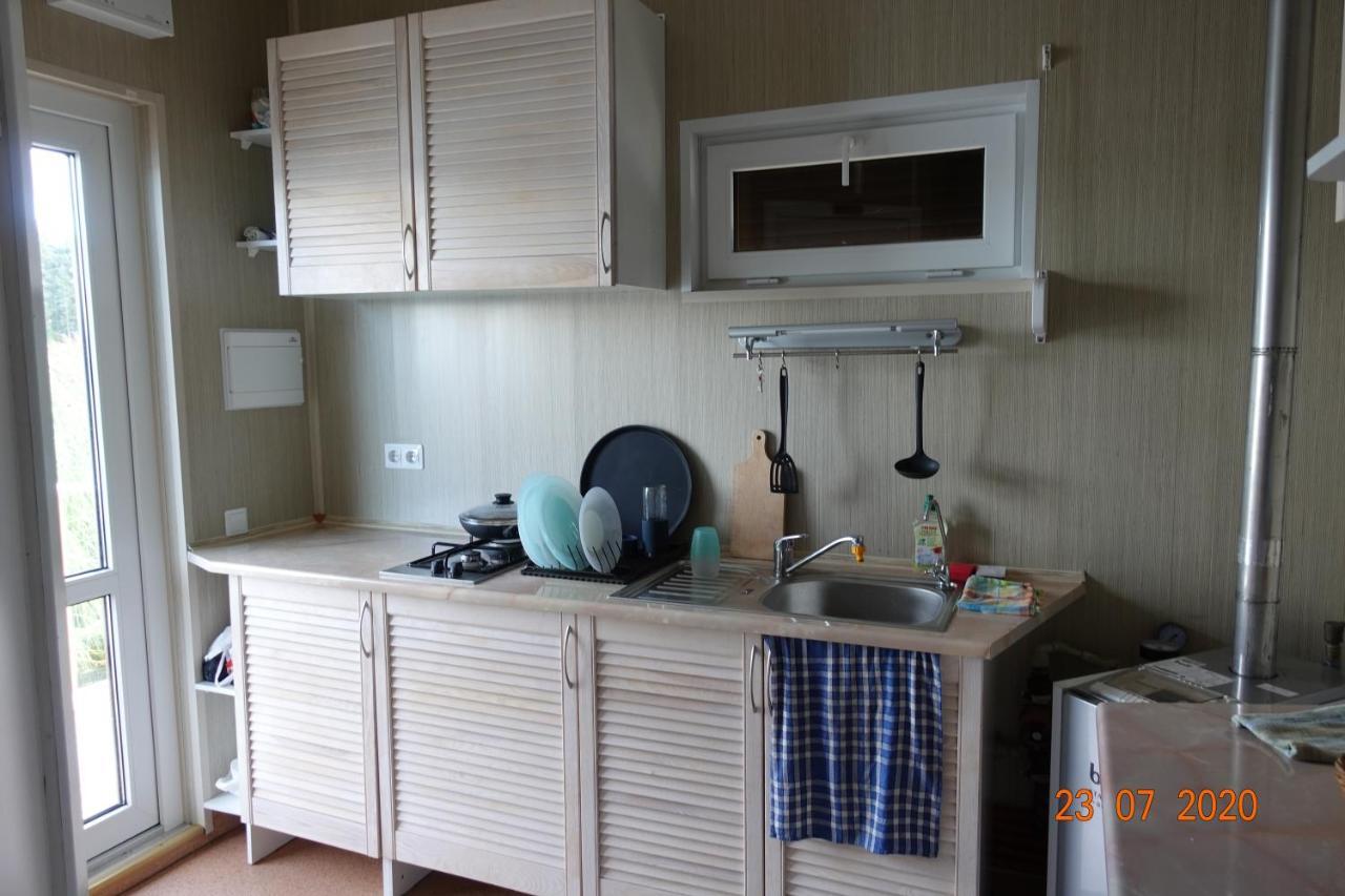 Отель Houseboat "Upes Nams" Varkali Экстерьер фото